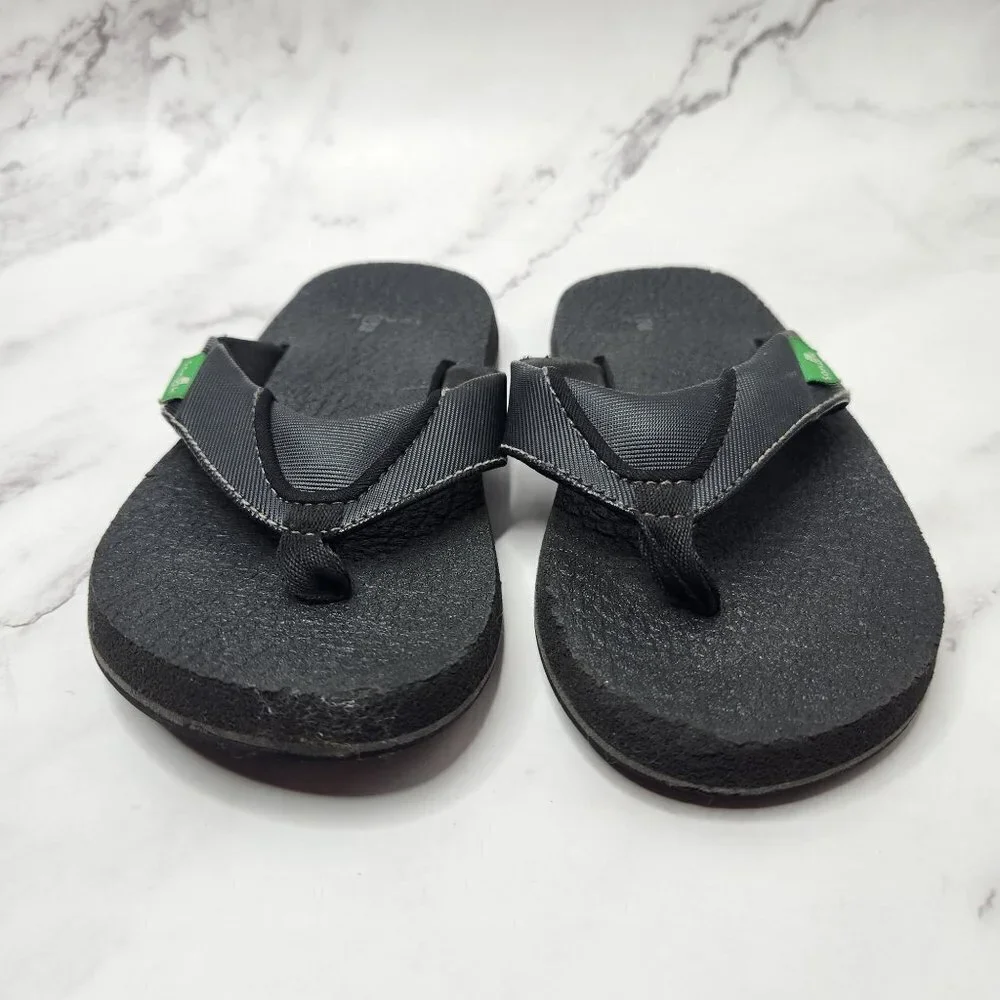 Sanuk these sandals
